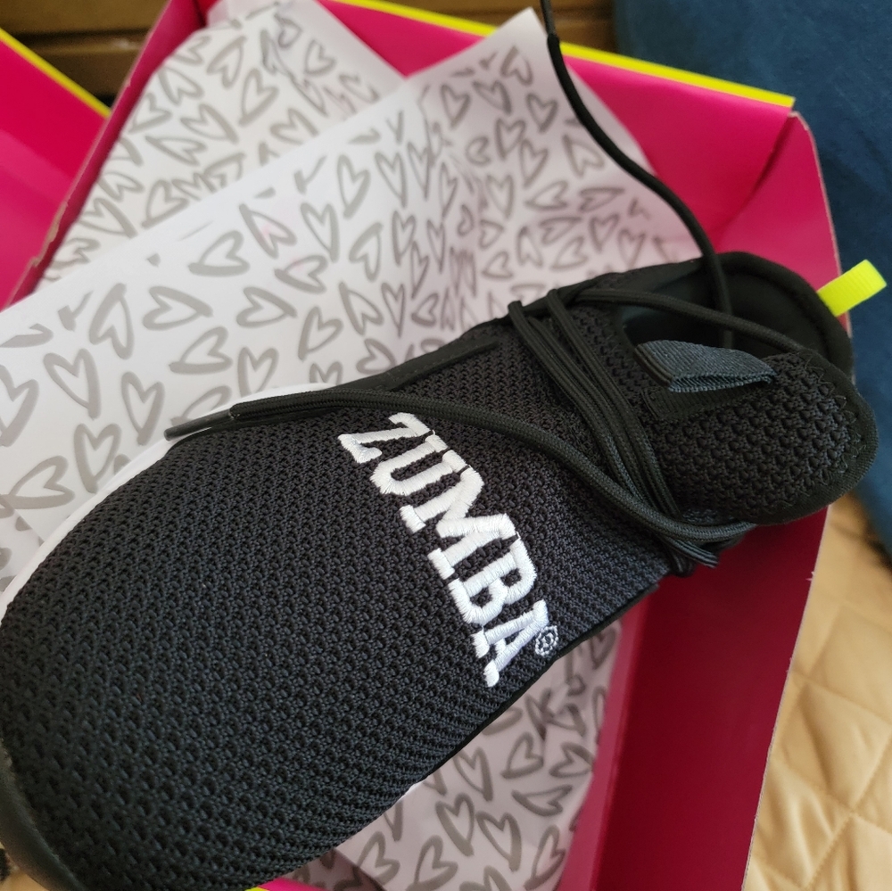 Zumba size 8 sneakers